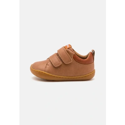 Image de Camper PEU CAMI Unisex Chaussures à scratch pour enfants, Taille: 25, Nude Cuir