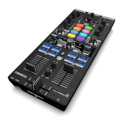Image de Reloop Mixtour Pro Contrôleur DJ tout en un ultra portable de haute qualité à 4 platines avec interface audio