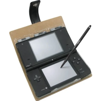 Image de Hori Etui de Protection Luxury Style pour Nintendo DSi version Luxe avec Stylet Noir Accessoire Licence Officielle