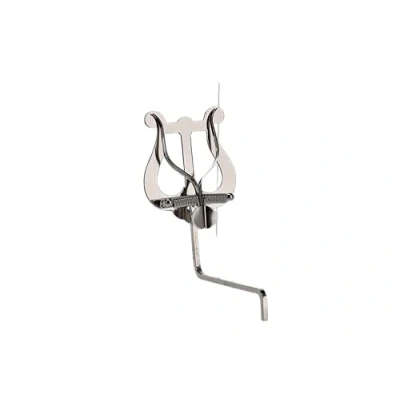 Image de GEWA Porte partitions de marche Saxophone Nickelé Lyra taille moyenne 2 poussoirs