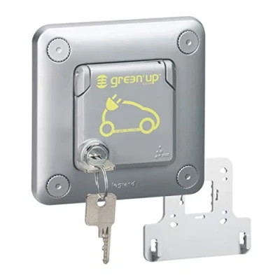 Image de Legrand 077898 IP55 IK10 Encastrée Prise avec Volet Verrouillé Green&#039;up Access pour Véhicule Électrique, Modes 1 ou 2, 16A, 230V