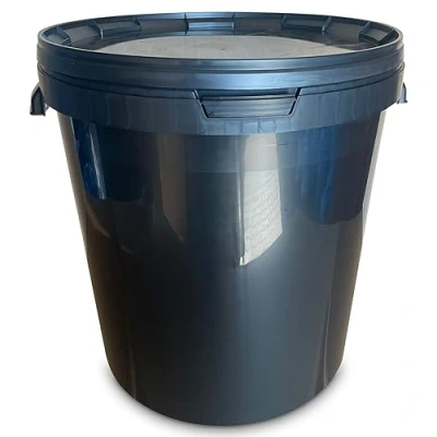 Image de MARMOS PLAST Lot de 20 seaux 30 litres en plastique noir avec couvercle Convient à un usage alimentaire Seau lait empilable miel Pour farine eau