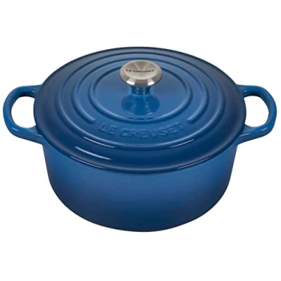 Image de Le Creuset, Cocotte Signature en Fonte Émaillée avec Couvercle, Ø 22 cm, Ronde, Compatible Toutes Sources de Chaleur (Induction Incluse), Capacité : 3.3 L, 3.932 kg, Bleu Marseille