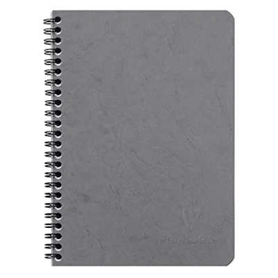 Image de Clairefontaine 785325C Collection Age Bag Un Cahier à Spirale Gris A5 14,8x21 cm 100 Pages Petits Carreaux Papier Blanc 90 g Couverture Carte Lustrée Grain Cuir