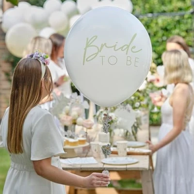 Image de Ginger Ray Ballon en Latex Blanc « Bride to Be » avec Queue Florale Papier, décorations de fête Poule, 45,7 cm, Multicoloured, Grand
