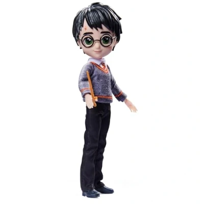 Image de POUPÉE 20 cm Harry Potter WIZARDING WORLD Poupée figurine Articulée Avec Baguette Magique et Tenue Uniforme Poudlard à collectionner 6061836 Jouet Enfant 5 ans +
