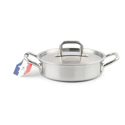 Image de LAGUIOLE, Sauteuse Triplex 28 x 8 cm Acier inoxydable 304/aluminum/430, capacité 4L, poignées pro, compatible tous feux dont induction, nettoyage facile, couleur argenté