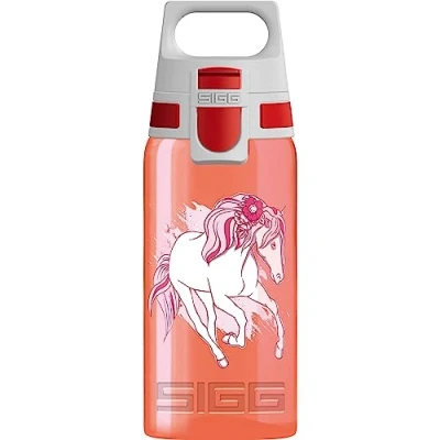 Image de SIGG Viva One Horse Club Gourde Enfant (0,5 L), Bouteille d&#039;Eau avec Bouchon Étanche, Réutilisable Sans Produits Toxiques Utilisable à une Main, Rouge