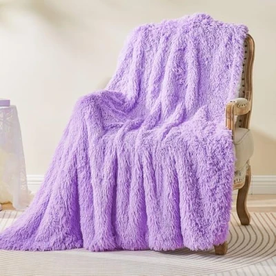 Image de EMME Fausse Fourrure Couverture Moelleuse, 130 x 150cm Violet, Super Douce, Pelucheuse, Épaisse et Élégante, Shaggy à Longs Poils, Chaud Confortable Réversible pour Canapé Lit