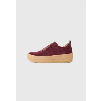 Image de Gabor Baskets basses, Femme, Taille: 38, Mulberry Suède