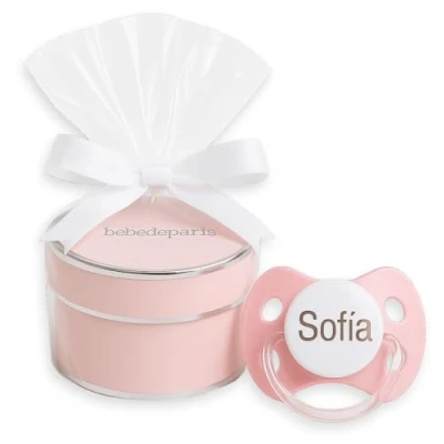 Image de BebeDeParis. Tétine personnalisée avec prénom, pour bébé 0 6 mois, Sucette de luxe en silicone sans BPA, Cadeau Naissance Nouveau né présentée dans une belle boîte rose