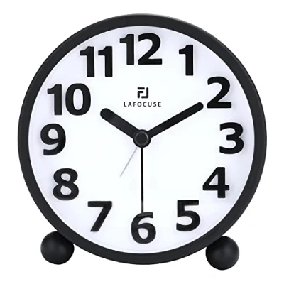 Image de Lafocuse Reveil Analogique Silencieux,Métal Noir Gros Chiffres 3D,Fonction Snooze,Horloge De Table sans Tic tac avec la Lumière Nuit Réveil Chevet 10.5cm