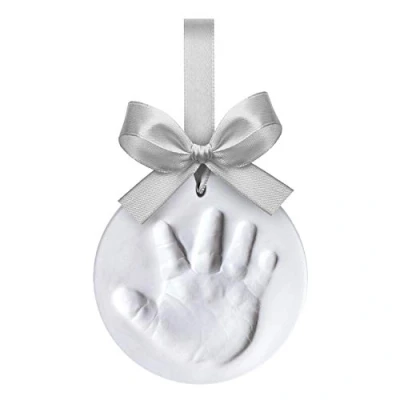 Image de Happy Hands Ornament Jeu d&#039;empreintes pour une main ou empreinte de bébé en guise rappel (diamètre : 10,5 cm, manipulation facile, avec pâte à modeler et ruban adaptés la peau), argent