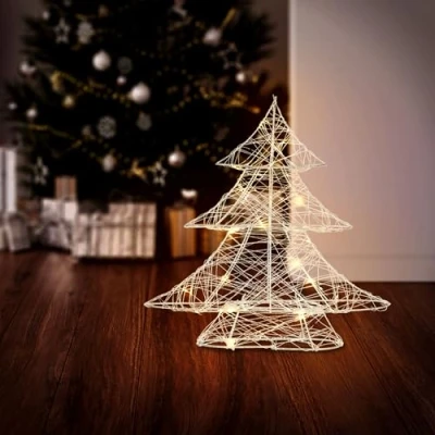 Image de ECD Germany Arbre de Noël Décoratif 20 LED Blanc Chaud, 30cm Haut, Métal, Argenté, Sapin avec Éclairage Minuterie, Intérieur, Fonctionne sur Piles, Décoration Lumineuse Suspendue ou Posée