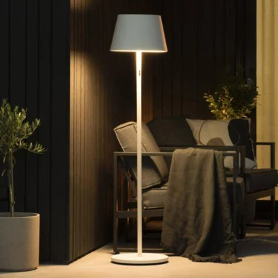 Image de Konstsmide Lampadaire LED Pomezia pour extérieur, USB, blanc