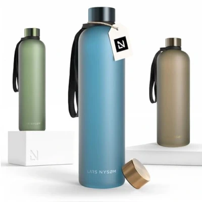 Image de LARS NYSØM Gourde 1l Bouteille d&#039;eau 1000ml de sport ultralégère en Tritan Idéal pour le sport, bureau, yoga, les enfants 2 couvercles inclus (Calypso Blue, 1000ml)
