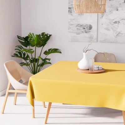 Image de Soleil d&#039;ocre, Alix Nappe carrée Anti tâches, Polyester, Jaune radieux, 140x140 cm