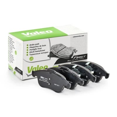 Image de VALEO 302668 Jeu de plaquettes frein Essieu avant contact signal d&#039;usure exclu avec tôle anti bruit RENAULT: SCENIC 3, Clio 4, GRAND 3