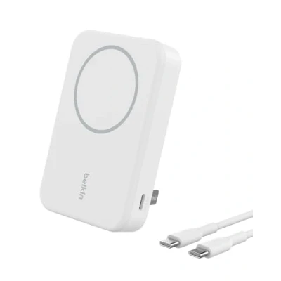 Image de Belkin BoostCharge Pro Batterie Externe sans Fil 10 000 mAh avec Qi2 (Chargeur Portable Compatible MagSafe, Support intégré, pour iPhone 16, 16 Plus, Pro, Max, 15, etc., Blanche)