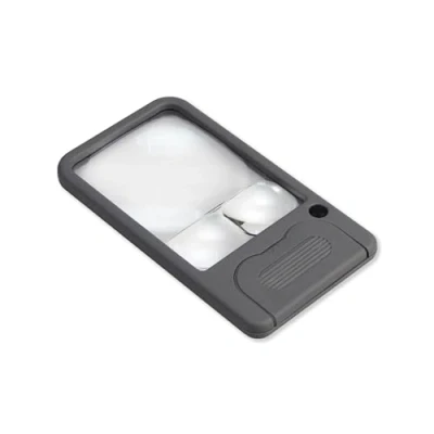 Image de Carson Pocket Magnifier loupe de poche avec fonction éclairage par LED, grossissement 2,5x, 4,5x et 6x (PM 33)