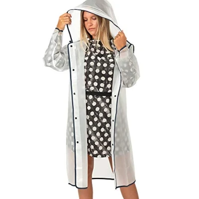 Image de PERLETTI Imperméable Homme Femme Transparent Détails Réfléchissants Poncho Pluie Long Capuche et Boutons Veste Coupe Vent Etui Etanche Anorak Réutilisable Léger (Transparent Bordure Bleu, L)