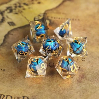 Image de Dés de Jeux Oeil dragon à noyau liquide pour Donjons et Dragons, DND Jeu Role 7 pièces Résine Polyédriques D4 D6 D8 D10 D12 D20 D% Ttrpg MTG RPG avec Boîte cadeau