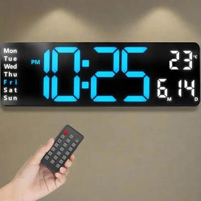 Image de Horloge Digitale Murale Opis Clock 1 XL L&#039; Numérique LED Géante avec Température et Affichage Lumineux en Bleu Blanc