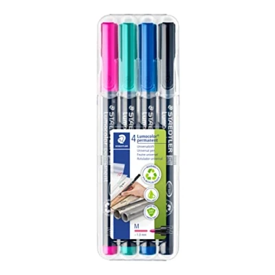 Image de Staedtler Lumocolor Permanent 317 Etui Chevalet Box 4 Feutres Permanents Pointe Moyenne 1 mm Assortis Wp4