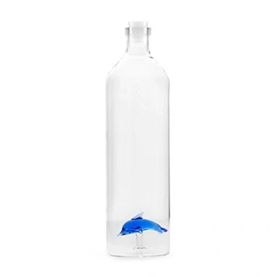 Image de Balvi Carafe à Eau Atlantis Dolphin. Il y a Un Dauphin en Verre coloré l&#039;intérieur. avec Bouch