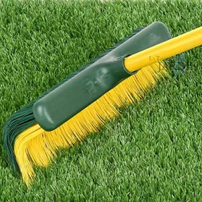 Image de Suinga Brosse + poignée Extensible de 0,8 à 1,4 m pour balayer CESPED Artificiel. Produit adapté Tout Type pelouse.