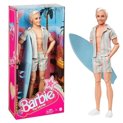 Image de Barbie Le Film Poupée Mannequin Ken Articulée avec Ensemble Plage Rayé Rose Et Vert Pastel, Planche De Surf Baskets Blanches, À Collectionner, Jouet Enfant, HPJ97