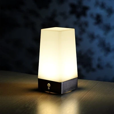 Image de Auraglow Lampe de table sans fil avec détecteur mouvement à infrarouge (PIR) et ampoules super brillante DEL (LED) alimentée par batterie pour couloirs sombres