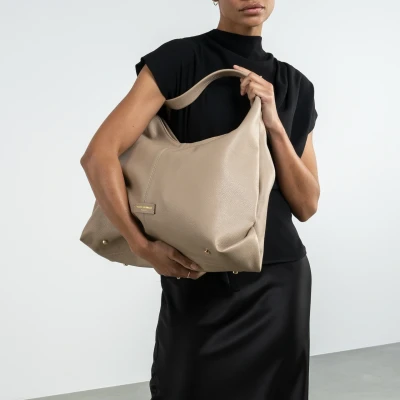 Image de Isabel Bernard Sac à épaule Honoré Grace en cuir de veau taupe pour femmes
