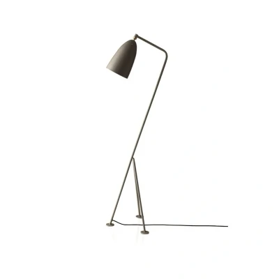 Image de GUBI Gräshoppa lampadaire trépied, bleu gris