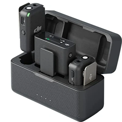 Image de DJI Mic (2 TX + 1 RX Boîtier recharge) Compact et Portable micros Lavalier sans Fil à Enregistrement Double Canal, Transmission 250 mètres, 15 heures, Système pour Smartphones, caméras