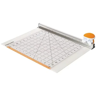 Image de Fiskars Combiné Cutter rotatif et Règle, 12 x 12, Orange/Blanc, 1016264