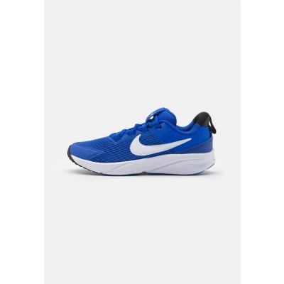 Image de Nike Performance STAR Runner 4 Unisex Chaussures de running neutres pour enfants, Taille: 28.5, Hyper royal/white/black Tissu / matière synthétique