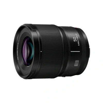 Image de Panasonic Lumix S 50mm F1.8 Objectif à focale Fixe Plein Format S50E (Bokeh, Portraits, Tropicalisé, Compact et léger) Noir Compatible Monture L