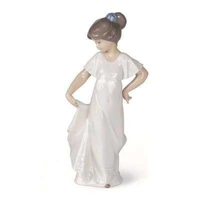 Image de NAO Porcelain by Lladro How Pretty! 2001110