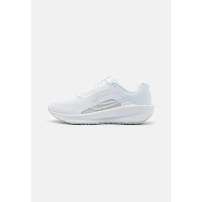 Image de Nike Performance Downshifter 13 Chaussures de running neutres, Femme, Taille: 36, White/platinum tint Tissu / matière synthétique