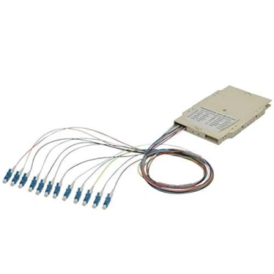 Image de DIGITUS Cassette d&#039;épissure Fibre Optique 12 Pigtails pré assemblé LC OM4 teinté dans la Masse Selon DIN IEC 60304 Blanc Pur