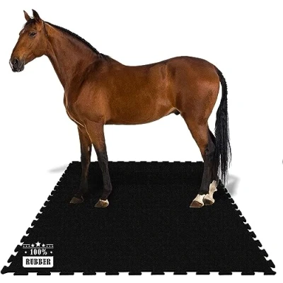 Image de KARAT Tapis d&#039;écurie Puzzle en caoutchouc Pontiac Revêtement de sol Résistant 20C à +80C Dalle étanche antidérapante pour chevaux vaches Interverrouillage sur quatre côtés 122x182 cm, 17mm