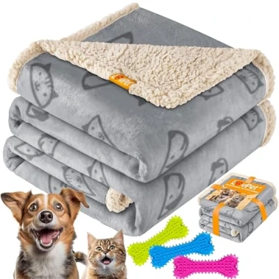 Image de LOVPET® couverture imperméable pour chiens, en polaire sherpa animaux domestiques + 3x os jouets, Lavable machine 101 x 73 cm M