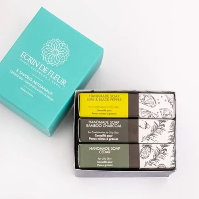 Image de Écrin De Fleur Savon Hommes bio 3 pack (Savon Cèdre, Citron Vert &amp; Poivre Noir, Charbon Cèdre)