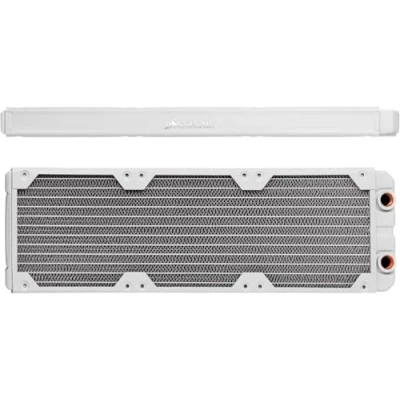 Image de Corsair Hydro X Series, XR5 Radiateur de 360 mm (Triples Fixations Ventilateur 120 mm, Installation Facile, Construction en Cuivre Premium, Guides Vis Inclus) Blanc