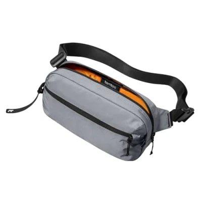 Image de tomtoc 3,5L Sac de Poitrine avec Protection RFID, à Bandoulière Léger et Imperméable pour Hommes Femmes, Sacoche Voyage Quotidien, Noir, 2024 iPad mini 7, Cadeau Noel