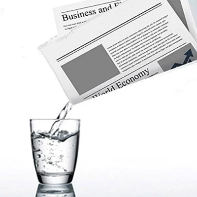 Image de MilesMagic apparaissant et disparaissant d&#039;un Liquide du Journal Gimmick Prop Magic Trick