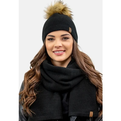 Image de VIVISENCE Bonnet Et Écharpe Ensemble pour Femmes Élégant L&#039;automne l&#039;hiver avec Pompon en Fausse Fourrure Design Classique Confort Optimal Les Jours Froids Cadeau, Noir,Taille Unique