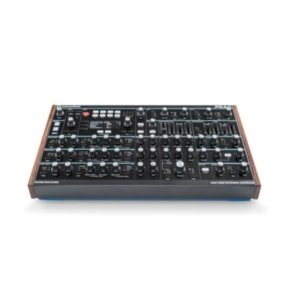 Image de Novation Peak Synthétiseur polyphonique de 8 voix au format desktop, avec 2 LFO par voix, une matrice modulation 16 slots, 3 points distorsion analogique et des effets numériques