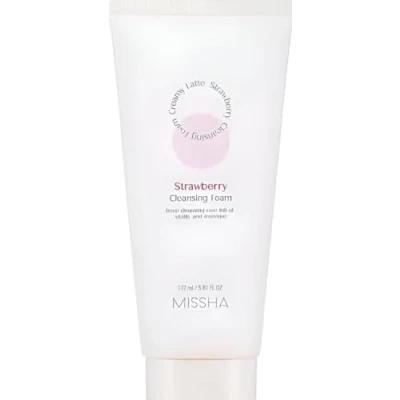 Image de Missha Creamy Latte Cleansing Foam Strawberry: Mousse Nettoyante avec Extrait de Fraise pour une Peau Fraîche et Revitalisée un Délicieux Arôme Fraise.